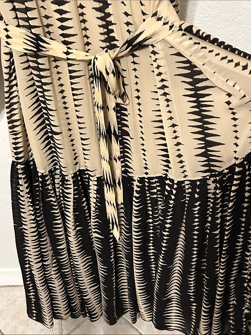 🎀KOAI Beige&Black Long-Sleeve Patterned Midi Dress with Waist Tie size 22 NEW - Picture 8 of 15